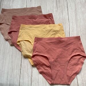 New CHANTELLE 2644 Set Of 4 Soft Stretch Seamless Hipster Panty One size